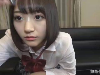 逼逼非常粉嫩颜值不错少妇自摸诱惑，性感丁字裤拨开掰穴特写，脱掉摆弄姿势非常诱人